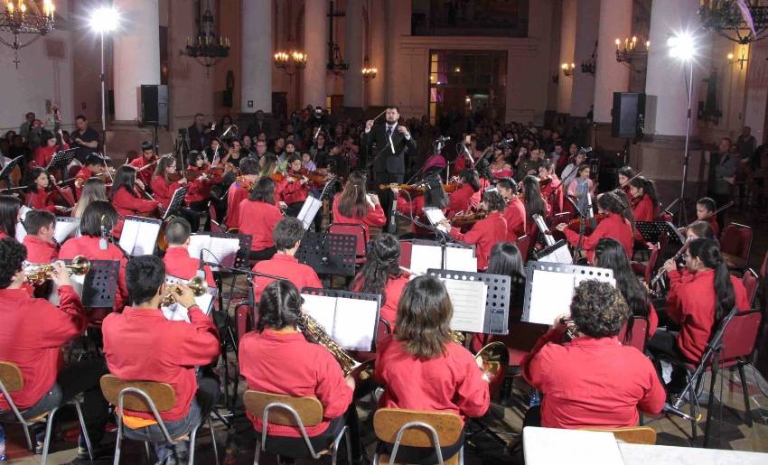 La Orquesta Sinfónica Infantil de Los Andes emociona a sanfelipeños en su aniversario