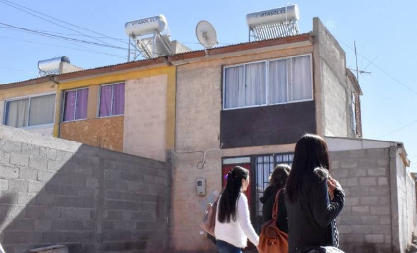 23 familias de Nueva Oasis Norte recibieron calefactores solares