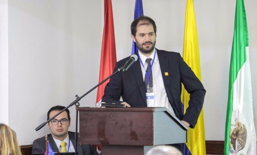 Subsecretario Schnake expone en Colombia sobre la política chilena de fomento a la pequeña minería