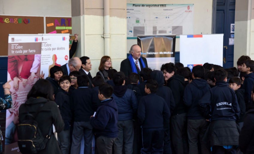 Prokurica enseñó a niños de sexto básico importancia de la minería en Chile