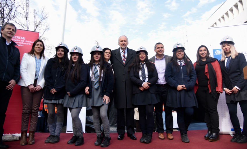 Ministerio de Minería lanzó programa que permitirá a alumnas aprender en faenas mineras